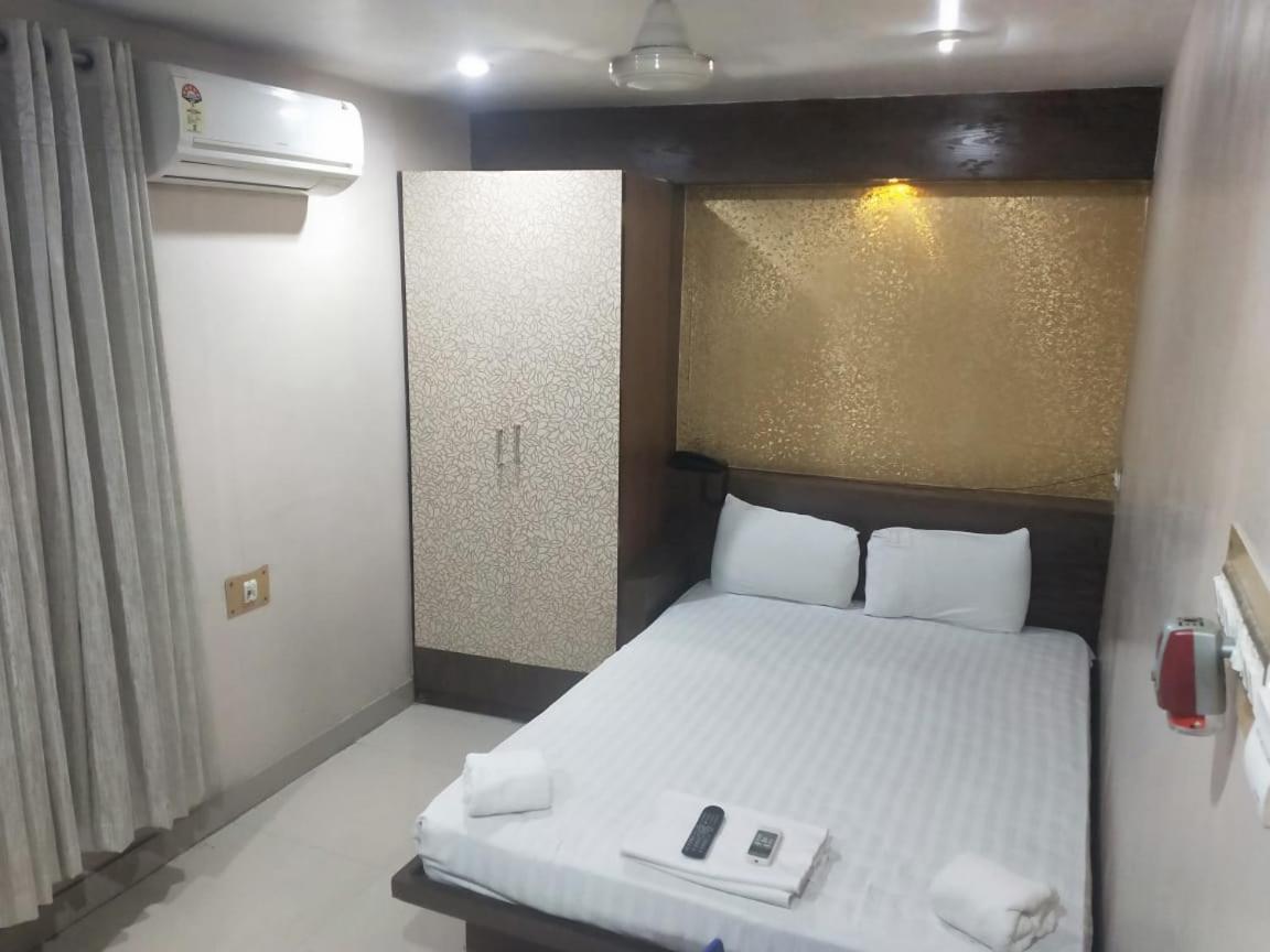 כלכותה Hotel Eastern Plaza מראה חיצוני תמונה