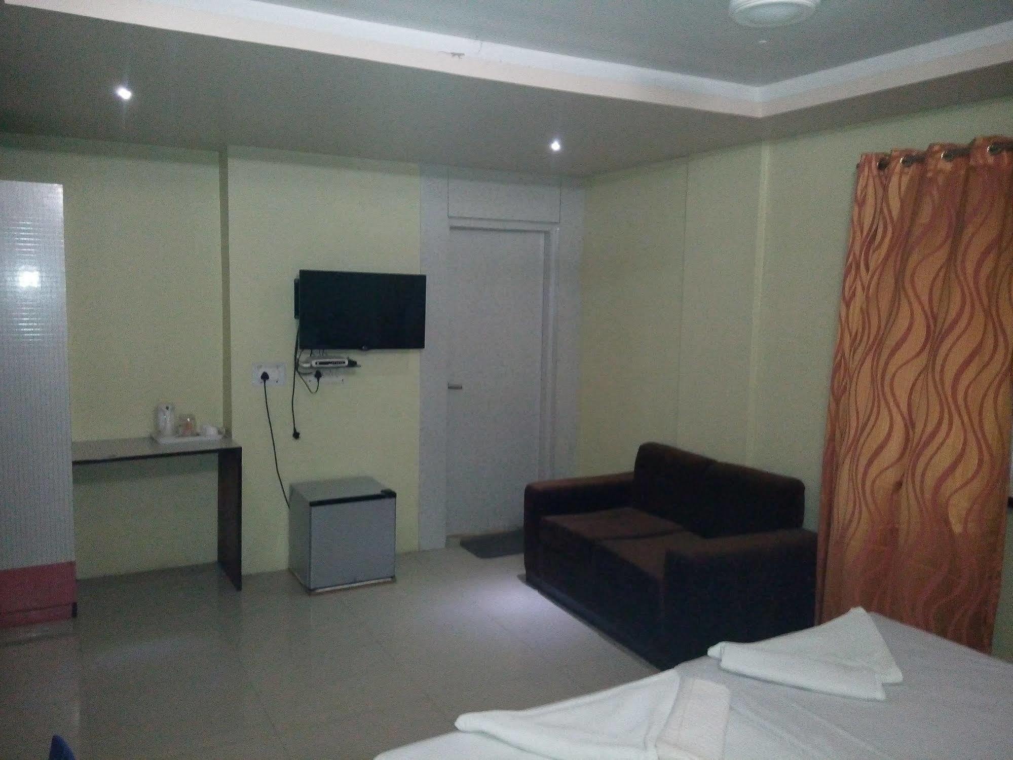 כלכותה Hotel Eastern Plaza מראה חיצוני תמונה